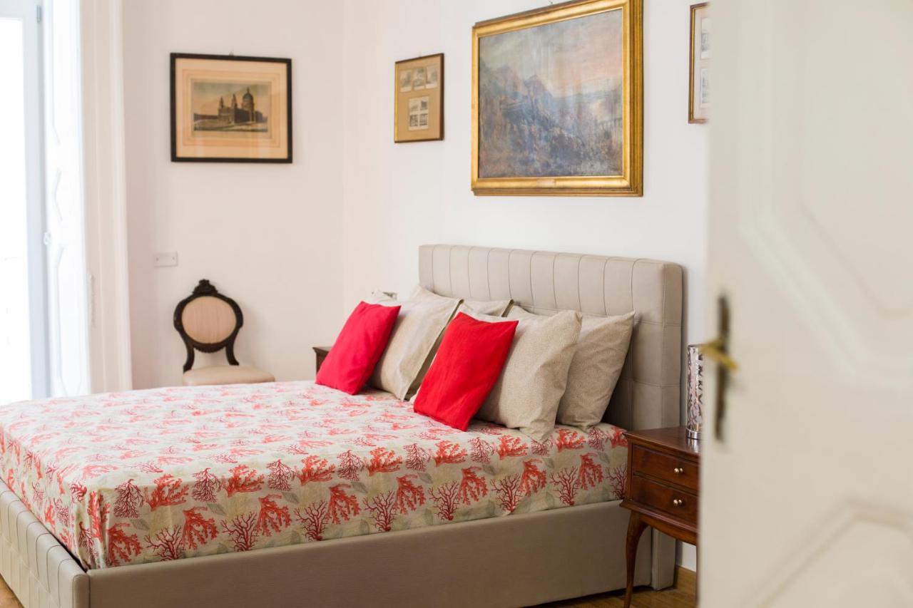 Teresella Suite Наполи Екстериор снимка