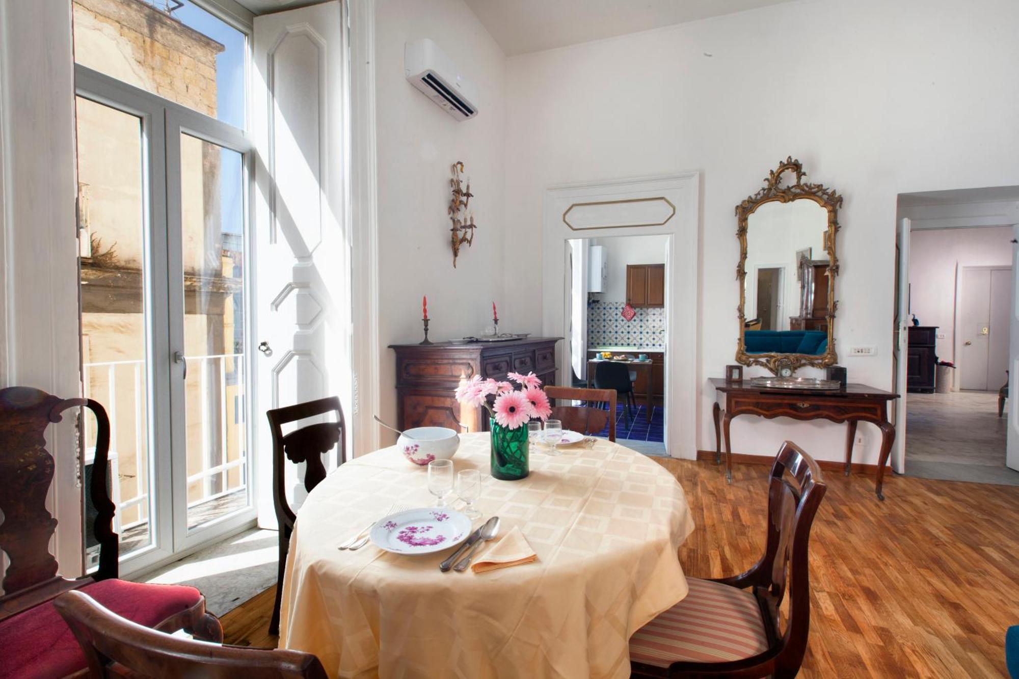 Teresella Suite Наполи Екстериор снимка